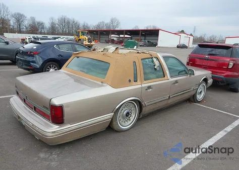 1997 Lincoln Town Car Executive from USA, damaged, VIN 1LNLM81W6VY664231